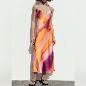 Zara SATIN LINGERIE
STYLE DRESS size M 🔥🔥🔥